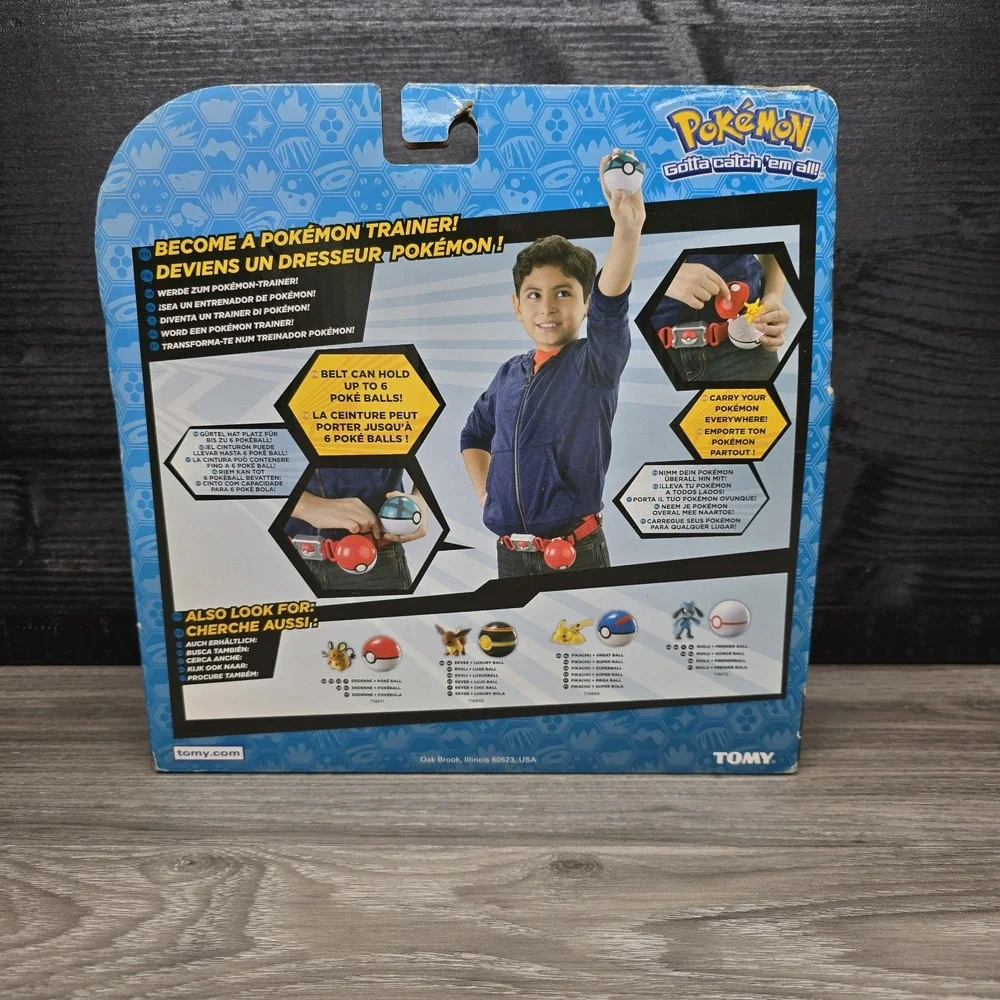 Pokémon Clip N' Carry Pikachu PokeBall Adjustable Belt Set Sealed - How Cool?